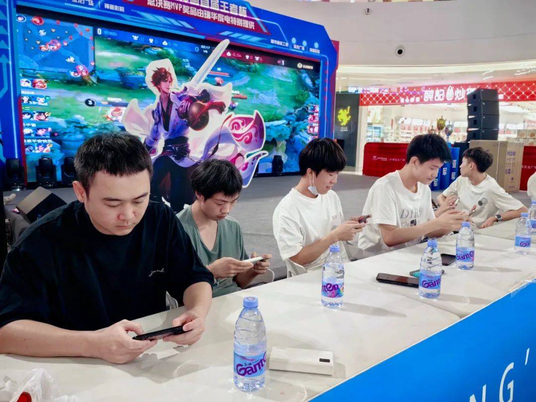 LPL夏季赛区域选拔赛：RNG 3：2 险胜LNG，获得最后一张门票