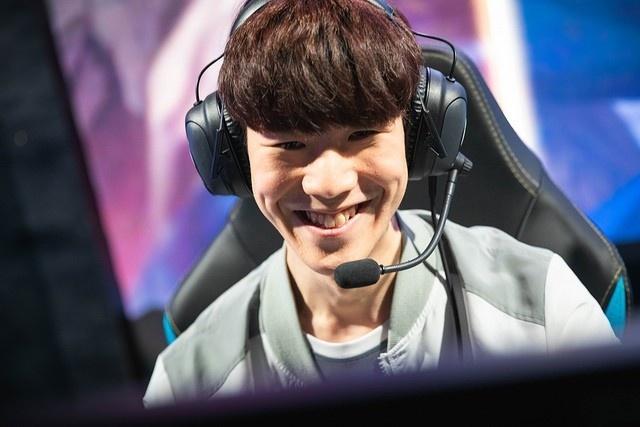 斗地主里炸弹该怎么用（斗地主中的炸弹使用技巧）